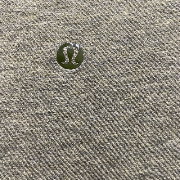 💚Lululemon Love Tee Olive Top - Picture 8 of 11